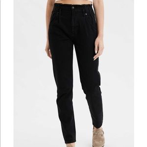 ✰ AMERICAN EAGLE OUTFITTERS MOM JEANS (BLACK) ✰